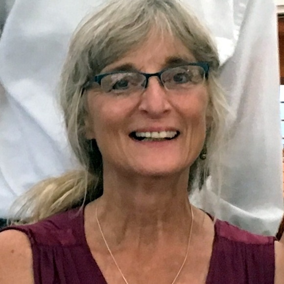 Meet your Posher, Helen - Picture 2 of 2